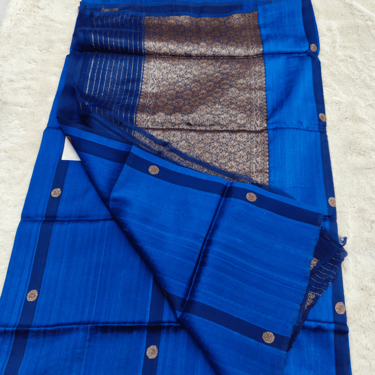 Pure Linen Matka Silk Saree (with Tissue Silk Blouse Blue) - Image 2