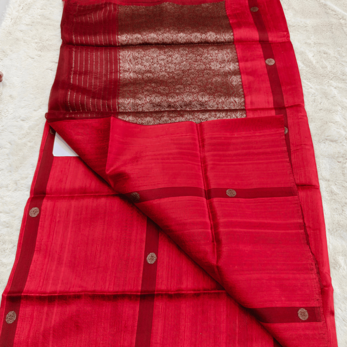 Pure Linen Matka Silk Saree (With Tissue Silk Blouse Red) - Image 2