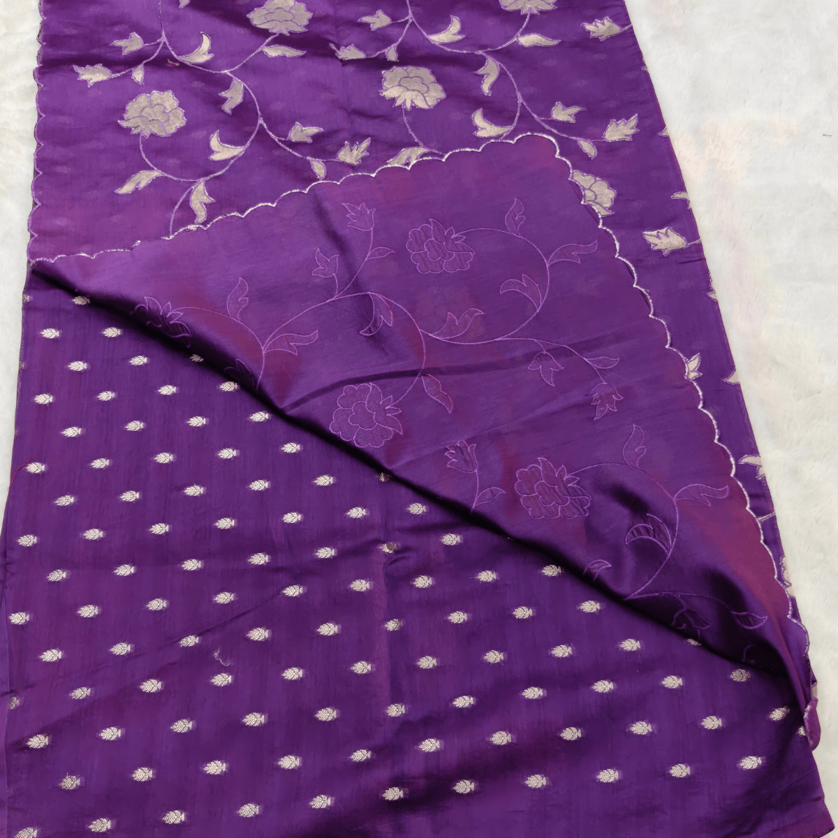 Pure matka silk saree with scallop and applic work all over - Image 3